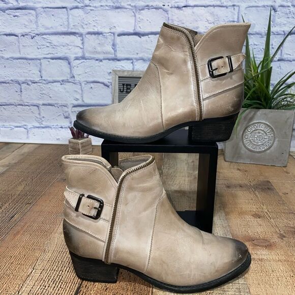 Elites by walking cradles booties distressed - Picture 1 of 11